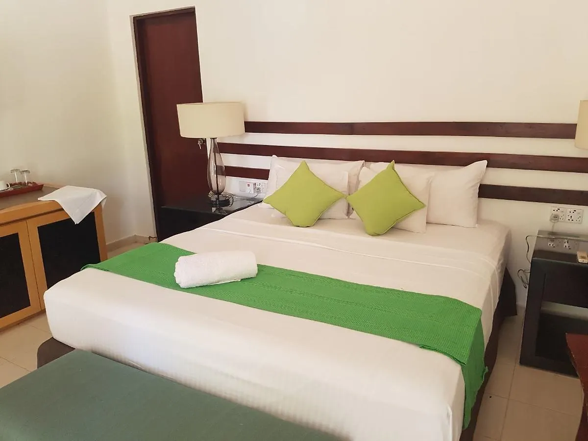 Eighth Wonder Resort Sigiriya 4*,