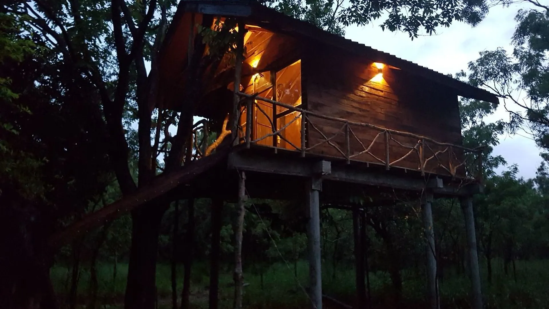 Eighth Wonder Resort Sigiriya Hotel